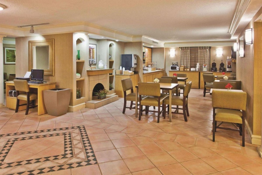 La Quinta Inn & Suites by Wyndham Savannah Midtown Image 17