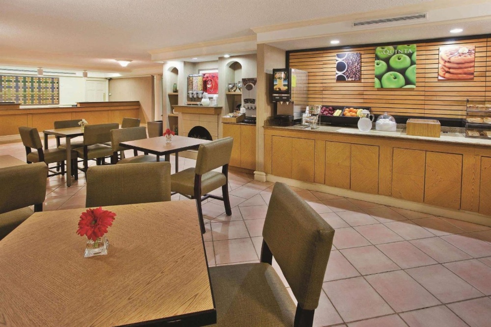 La Quinta Inn & Suites by Wyndham Savannah Midtown
