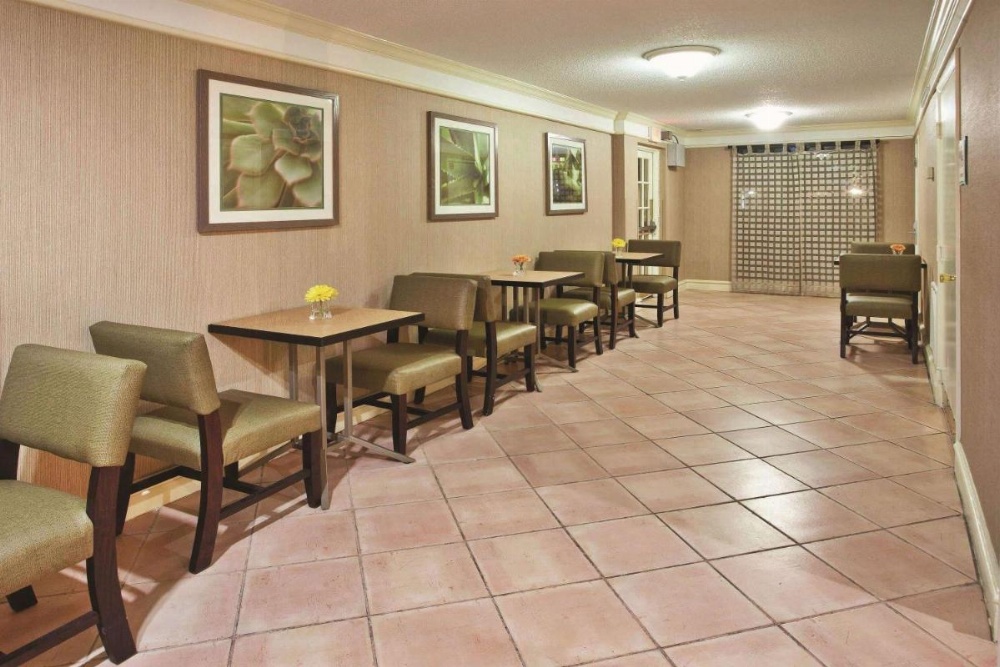 La Quinta Inn & Suites by Wyndham Savannah Midtown
